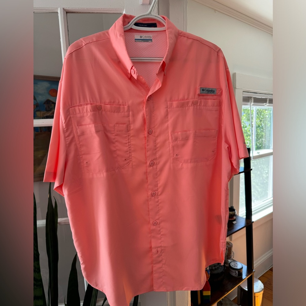 Columbia Tamiami II short sleeve size medium. Color rose.